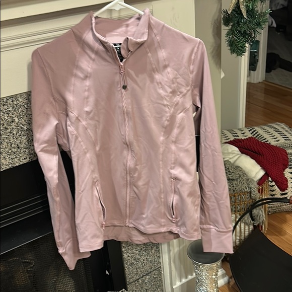 Athleisure  outerwear - Picture 1 of 3